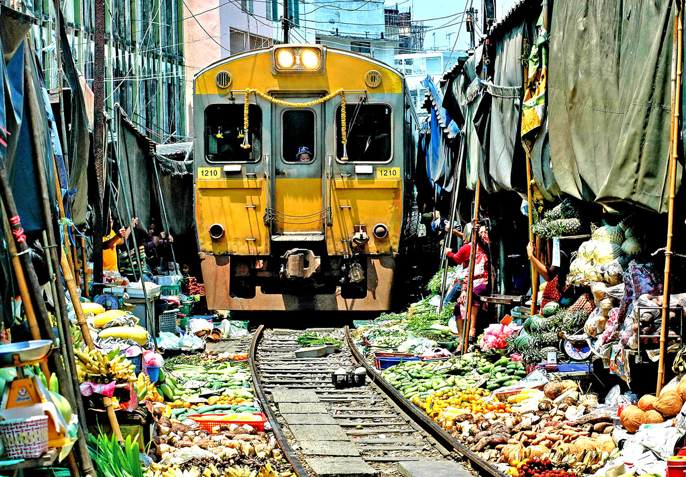 MyBestPlace - MaeKlong Railway Market, A Market on Train Tracks